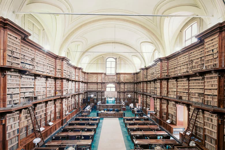 Frank Bohbot 最新攝影作品系列「House of Books」