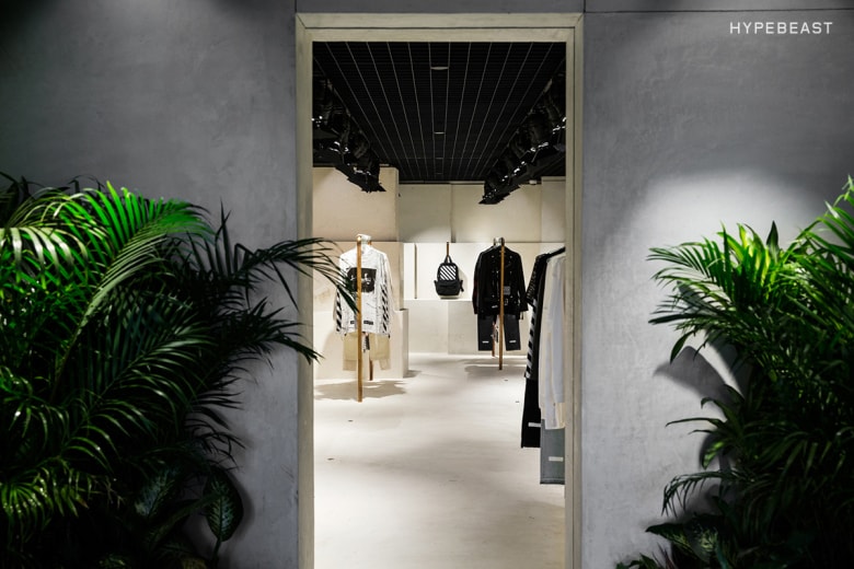 走進 OFF-WHITE 香港旗艦店