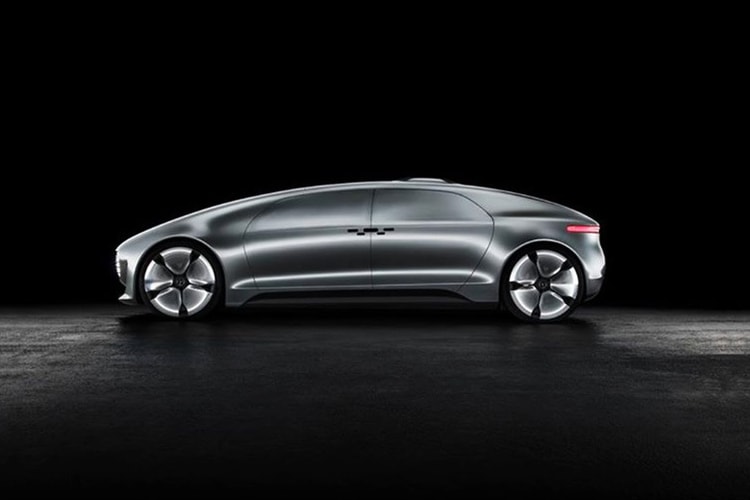 Mercedes-Benz 發布 F 015 Luxury in Motion 自動駕駛概念車