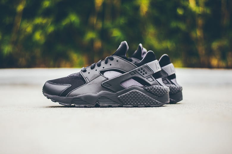 Nike Air Huarache Run PRM 全新配色設計「Black/Reflect」