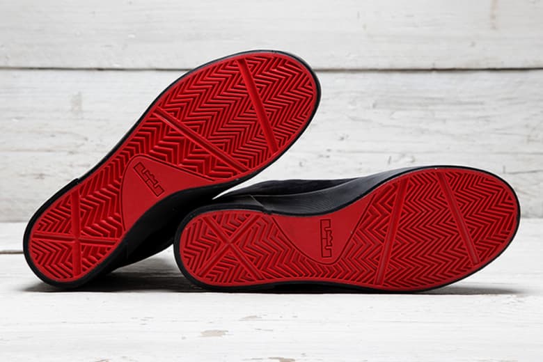 Nike LeBron 12 NSW Lifestyle 全黑配色設計