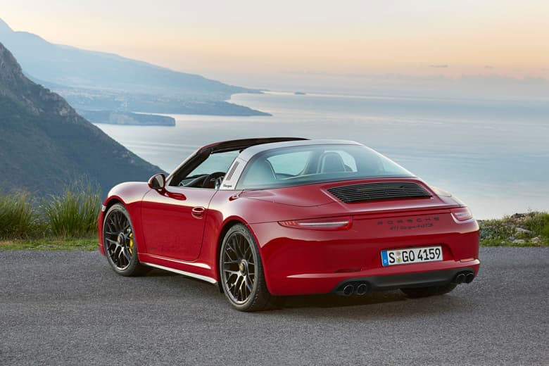 Porsche 911 Targa 4 GTS 跑車