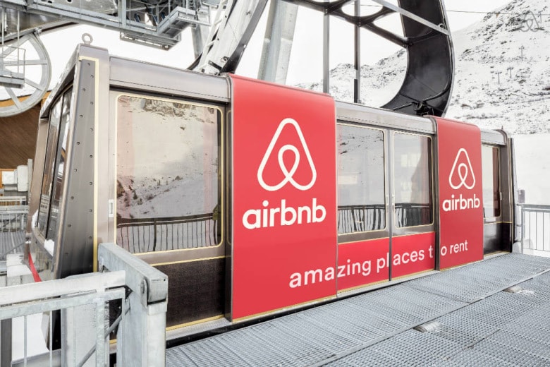 Airbnb 9,000 英呎住宿纜車