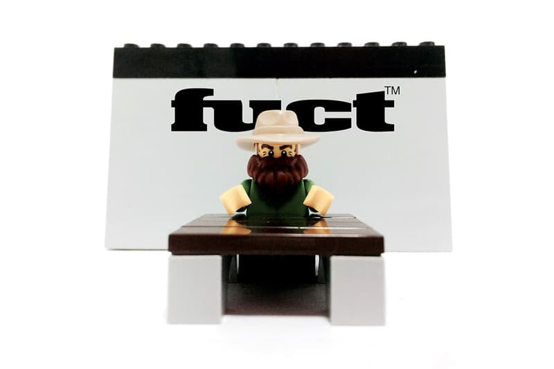 Adly Syairi Ramly 以街牌主腦為題材創作樂高積木公仔