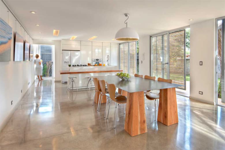 Maria Jose Trejos 打造「集裝箱」住宅「Casa Incubo」