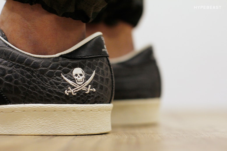 近賞 NEIGHBORHOOD x adidas Consortium 聯名 Superstar 鞋款