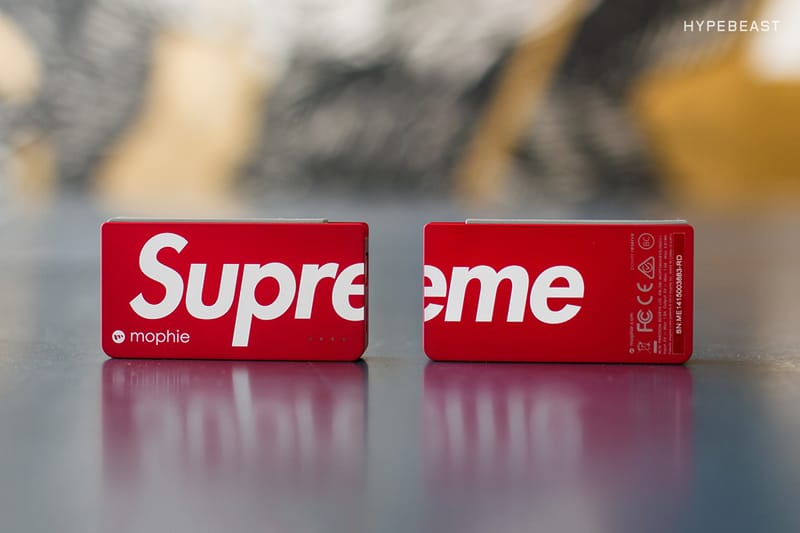 細覽 Supreme x Mophie 行動電源