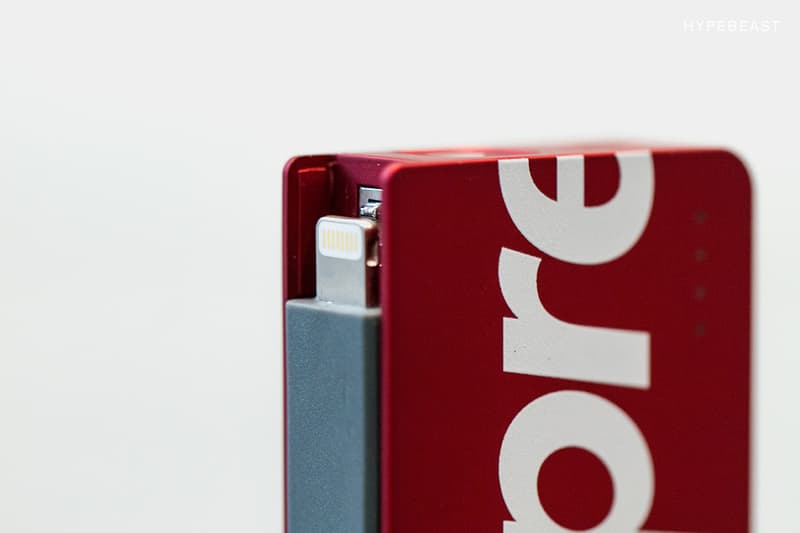 細覽 Supreme x Mophie 行動電源
