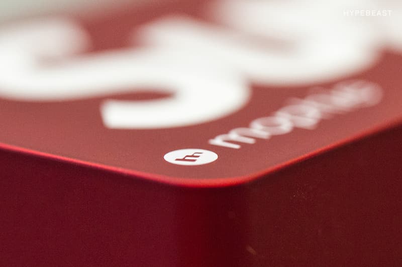 細覽 Supreme x Mophie 行動電源