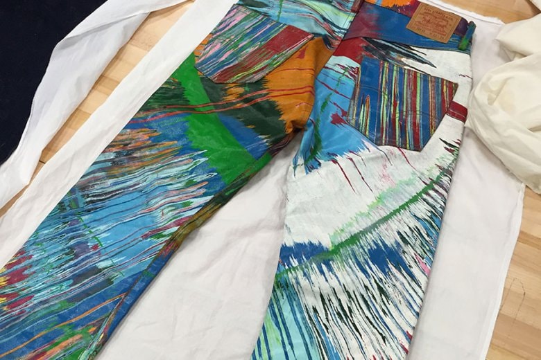 鑑賞 2008 年式樣 Damien Hirst x Levi's 501 定製單寧褲