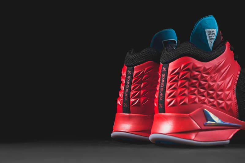 BRANDBLACK 發佈全新 J.Crossover II 球鞋