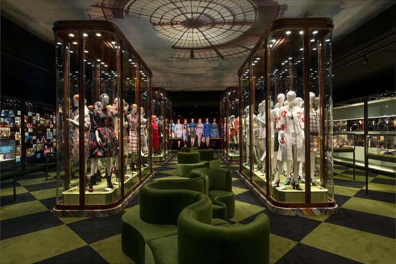 Prada 打造「線上檔案室」