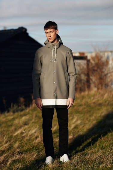 Stutterheim x Whistles 聯名雨衣系列