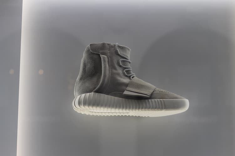 adidas 正式於紐約店展出 Yeezy 750 Boost 櫥窗