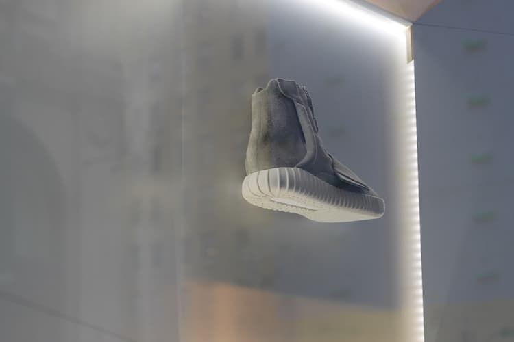 adidas 正式於紐約店展出 Yeezy 750 Boost 櫥窗