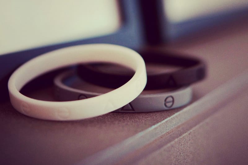 Ugly Monster 限定版硅膠手環「Unluxury Love」