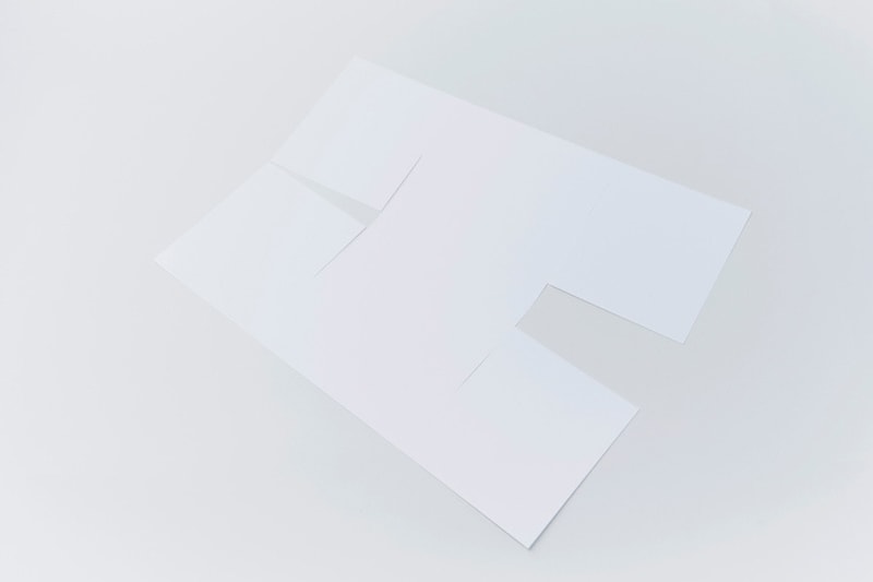 YOY Design Studio 以紙張製作成壁燈