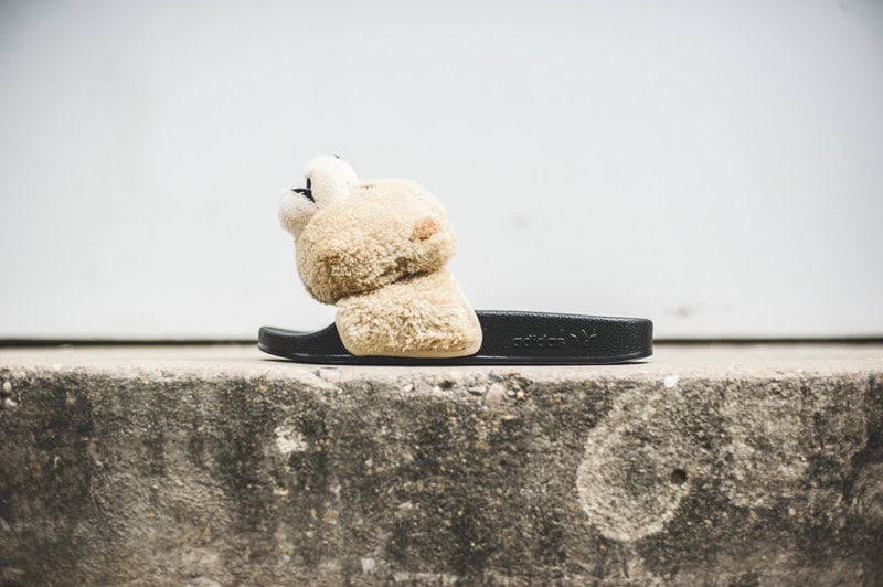 近賞 adidas Originals by Jeremy Scott Teddy Bear adilette 涼拖