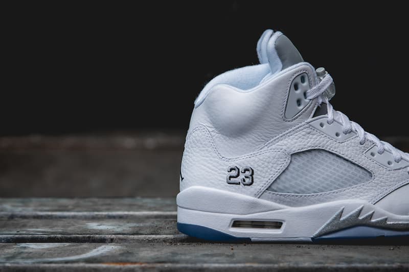 近賞 Air Jordan 5 Retro「White/Metallic Silver-Black」配色設計