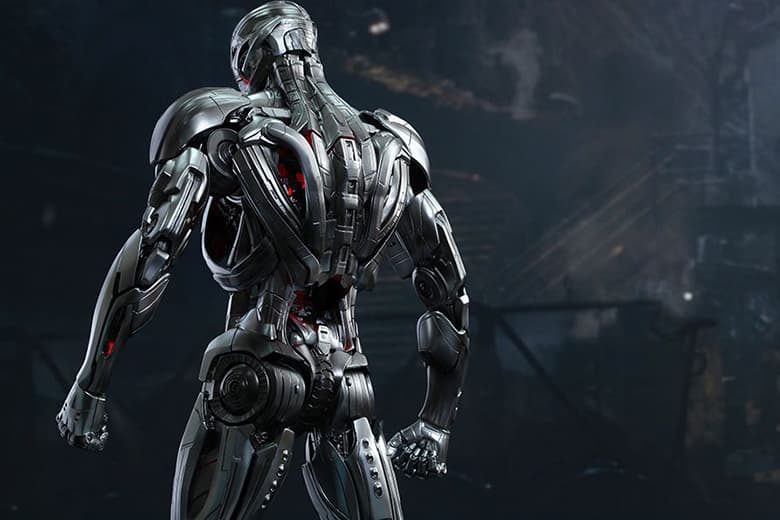 Avengers: AOU: 1/6 比例 Ultron Prime 收藏版人偶