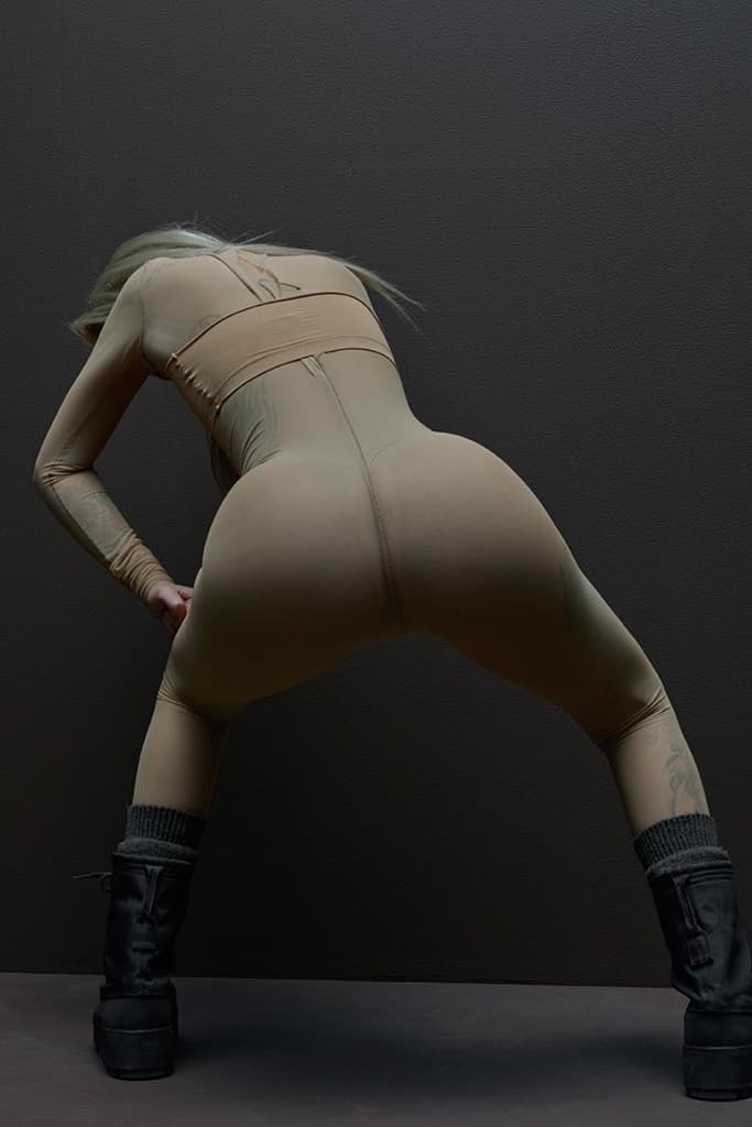 Kanye West 與攝影師  Jackie Nickerson 聯手打造《Season》刊物