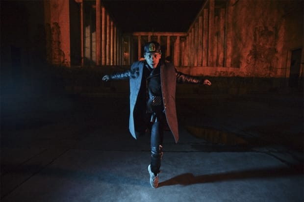 Lil Buck 演繹 BKRW 最新風衣和 Yeezy 750 Boost