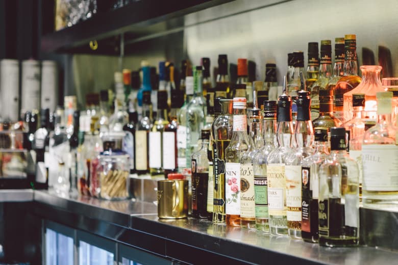 走進香港上環隱藏式餐館 Mrs. Pound