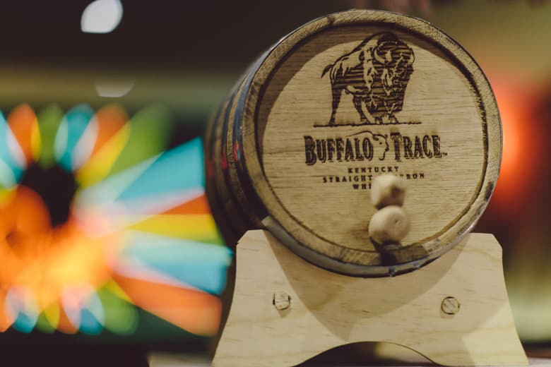 走進香港上環隱藏式餐館 Mrs. Pound