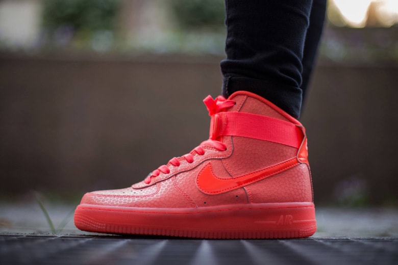 Nike Air Force 1 High Premium 全新配色設計「Hot Lava」