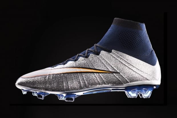 Nike Mercurial Superfly CR7「Silverware」配色