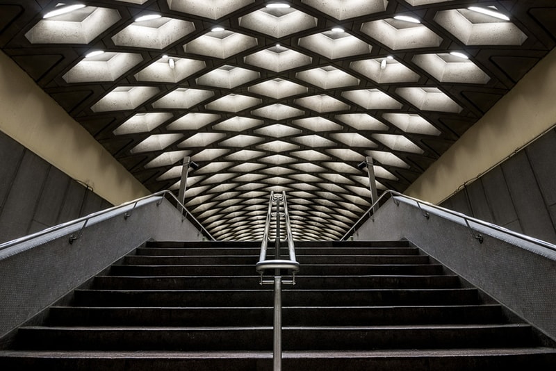 Chris Forsyth 攝影企劃「Montreal Metro Project」