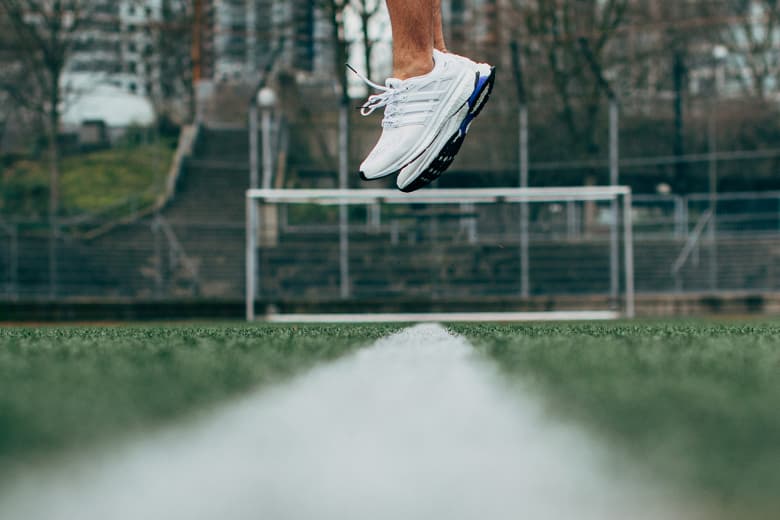 adidas Running Energy Boost ESM「All-White」配色