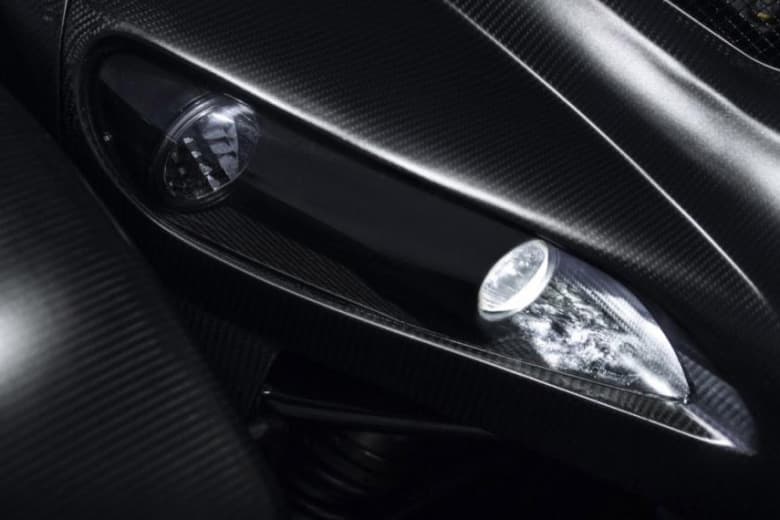 Donkervoort D8 GTO 跑車 Bare Naked Carbon 版本