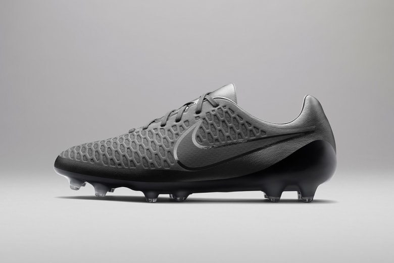 Nike Academy「Black 」足球靴系列
