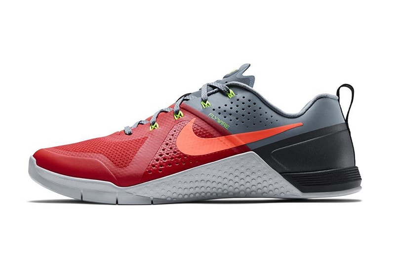Nike Metcon 1「Daring Red」配色