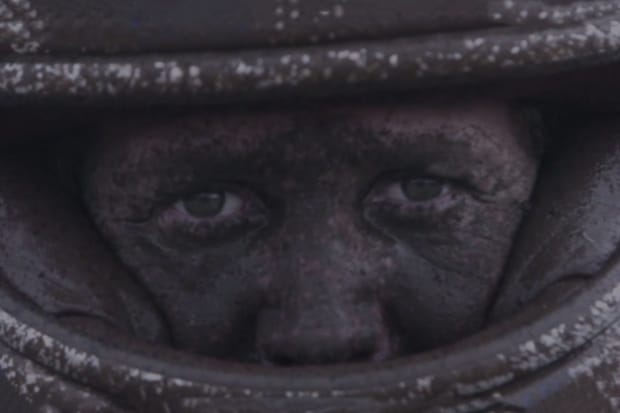 NOWNESS 打造攝影師兼摩托賽車手 Dimitri Coste 紀錄短片