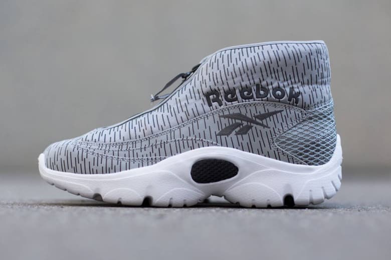 Reebok Shroud「Flat Grey」配色