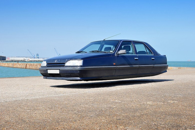 Sylvain Viau 攝影作品系列「Flying Cars」