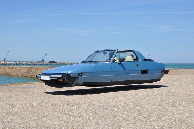 Sylvain Viau 攝影作品系列「Flying Cars」