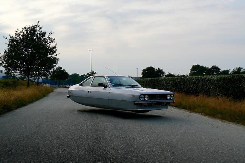 Sylvain Viau 攝影作品系列「Flying Cars」