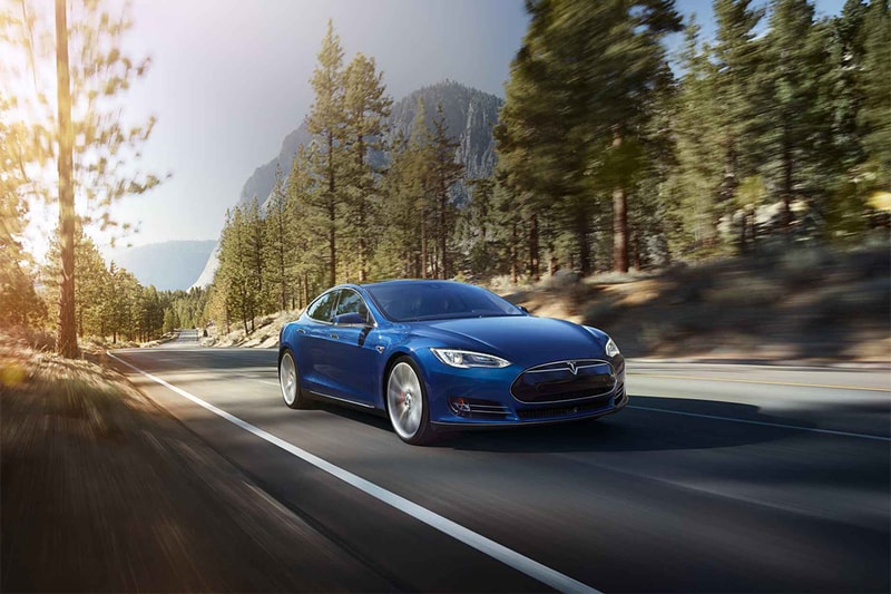 Tesla 發佈 Model S 70D 電動汽車