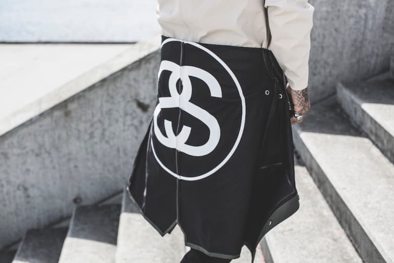 STUSSY Livin' GENERAL STORE x RAINS 2015 春夏聯名連帽防雨夾克