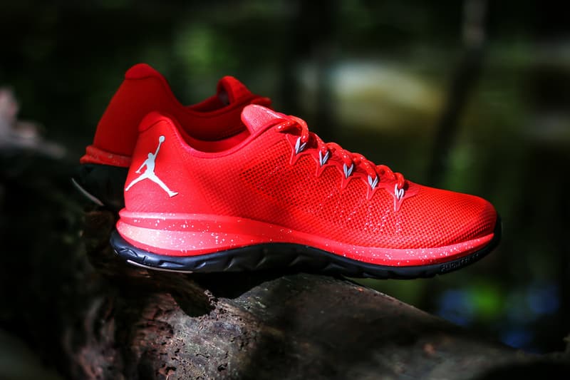 Jordan Flight Runner 2「Infrared 23」配色