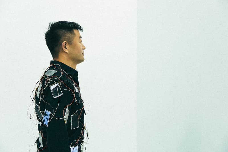 專訪「藝術駭客」劉勃麟 - 談論「隱形」藝術創作與最新個展《光和眼睛的距離》