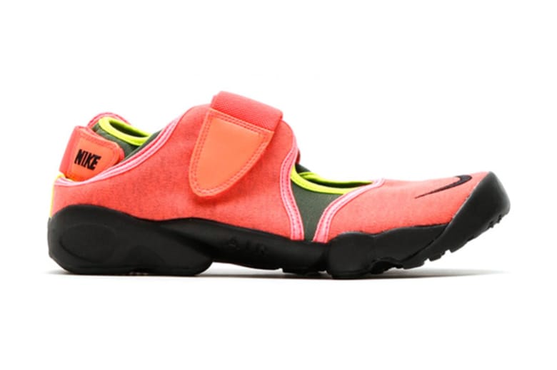 Nike Air Rift「Hot Lava」配色