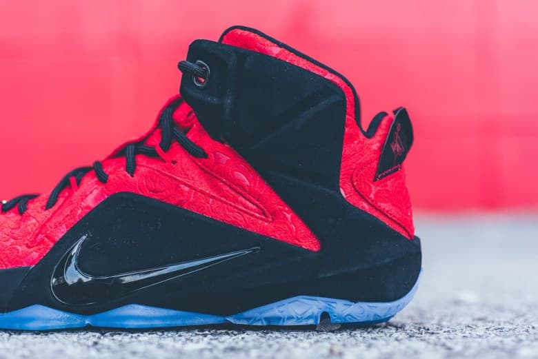 近賞 Nike LeBron 12 EXT「Red Paisley」配色