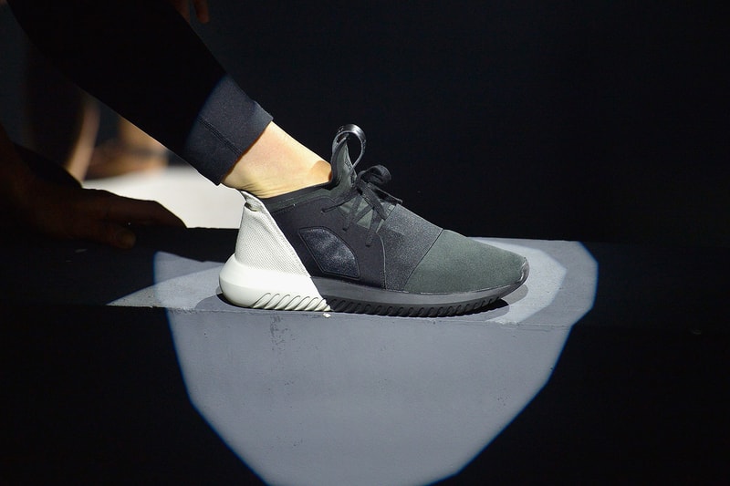 adidas Originals 於巴黎時裝周展示 2016 春夏 Tubular 系列最新設計