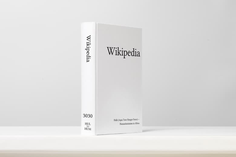 藝術家 Michael Mandiberg 將 Wikipedia 打印成冊