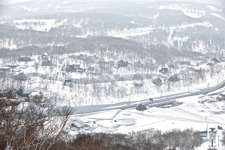 藤原浩: 峰巒雪原間的自由馳騁