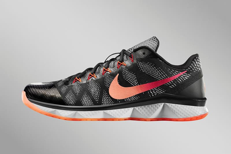 Nike CJ3 Flyweave Trainer「Georgia Peach」配色